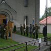 Čestná jednotka při vstupu do kostela v Košariskách