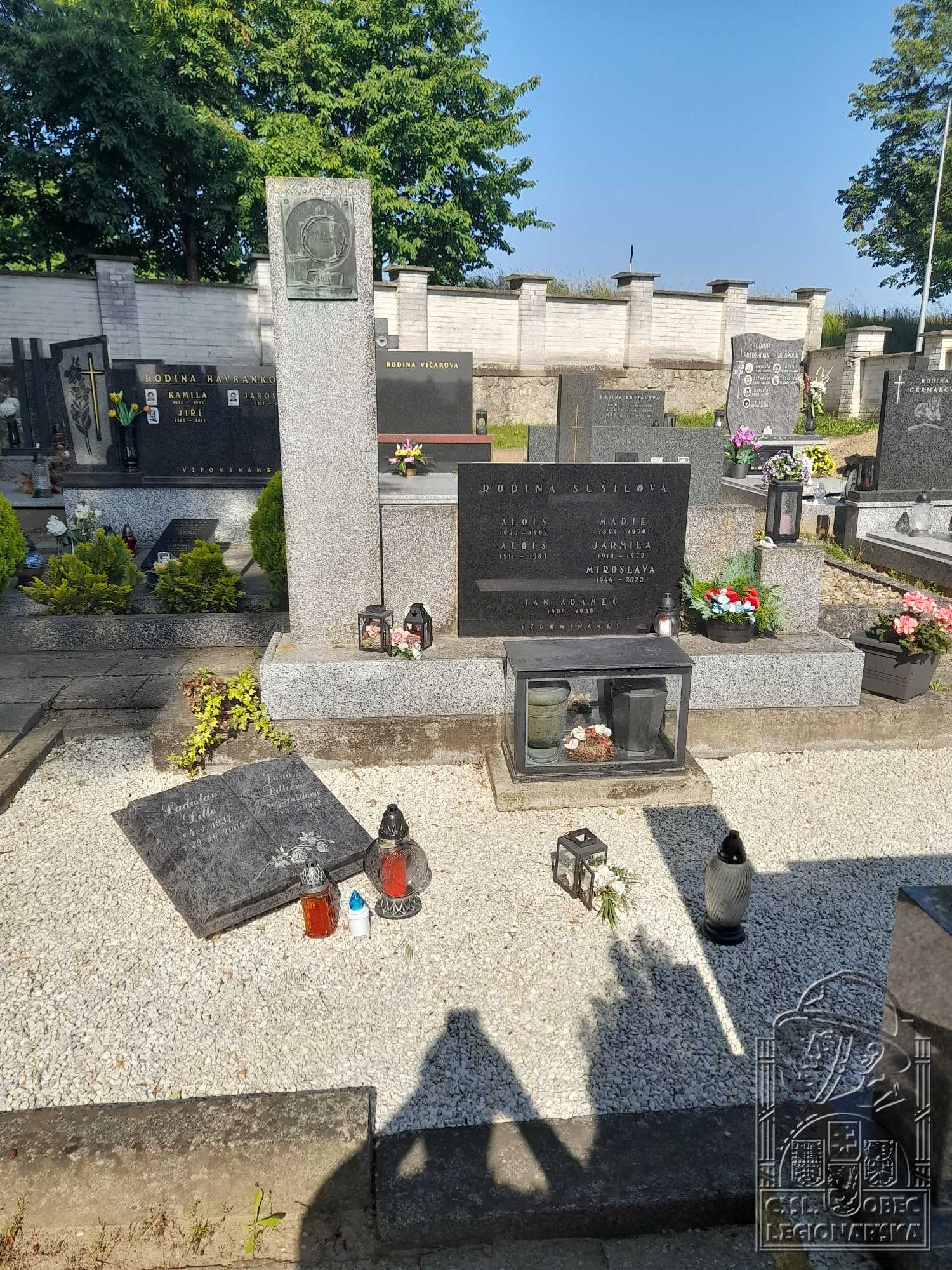 Hrob v Holubicích (104385.800)