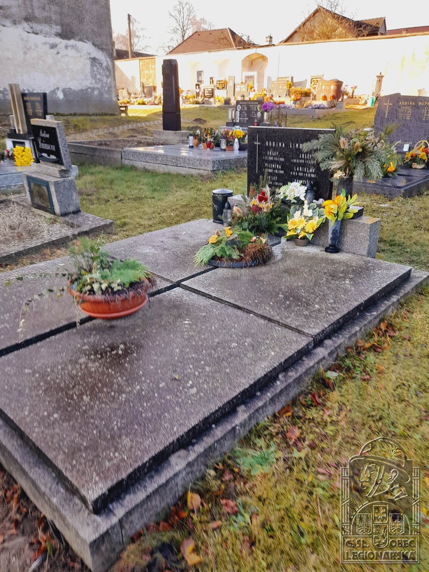 Hrob v Baníně (105423.800)