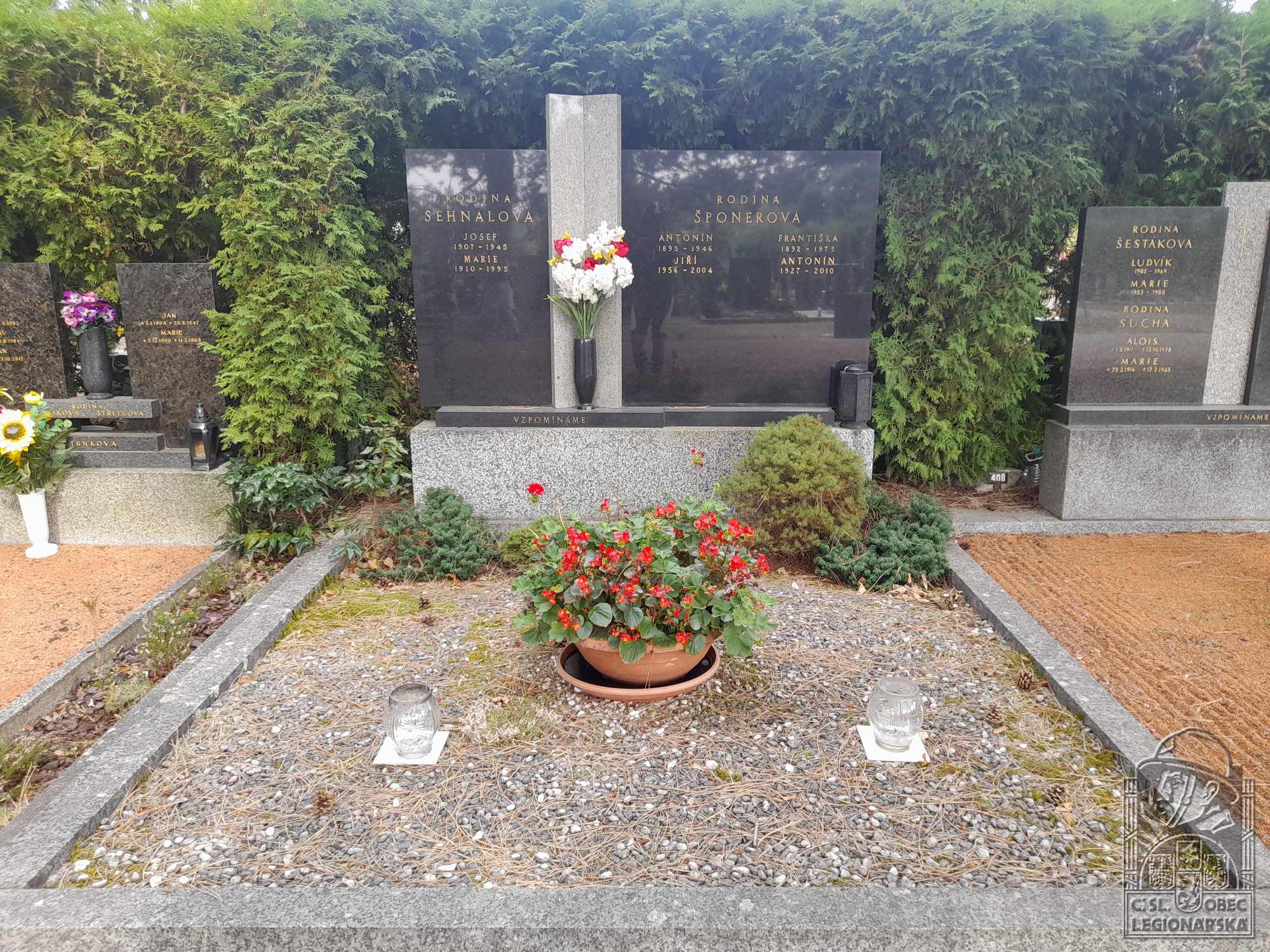 hřbitov Brno-Líšeň, skupina 4, hrob č. 406-407 (106304.600)