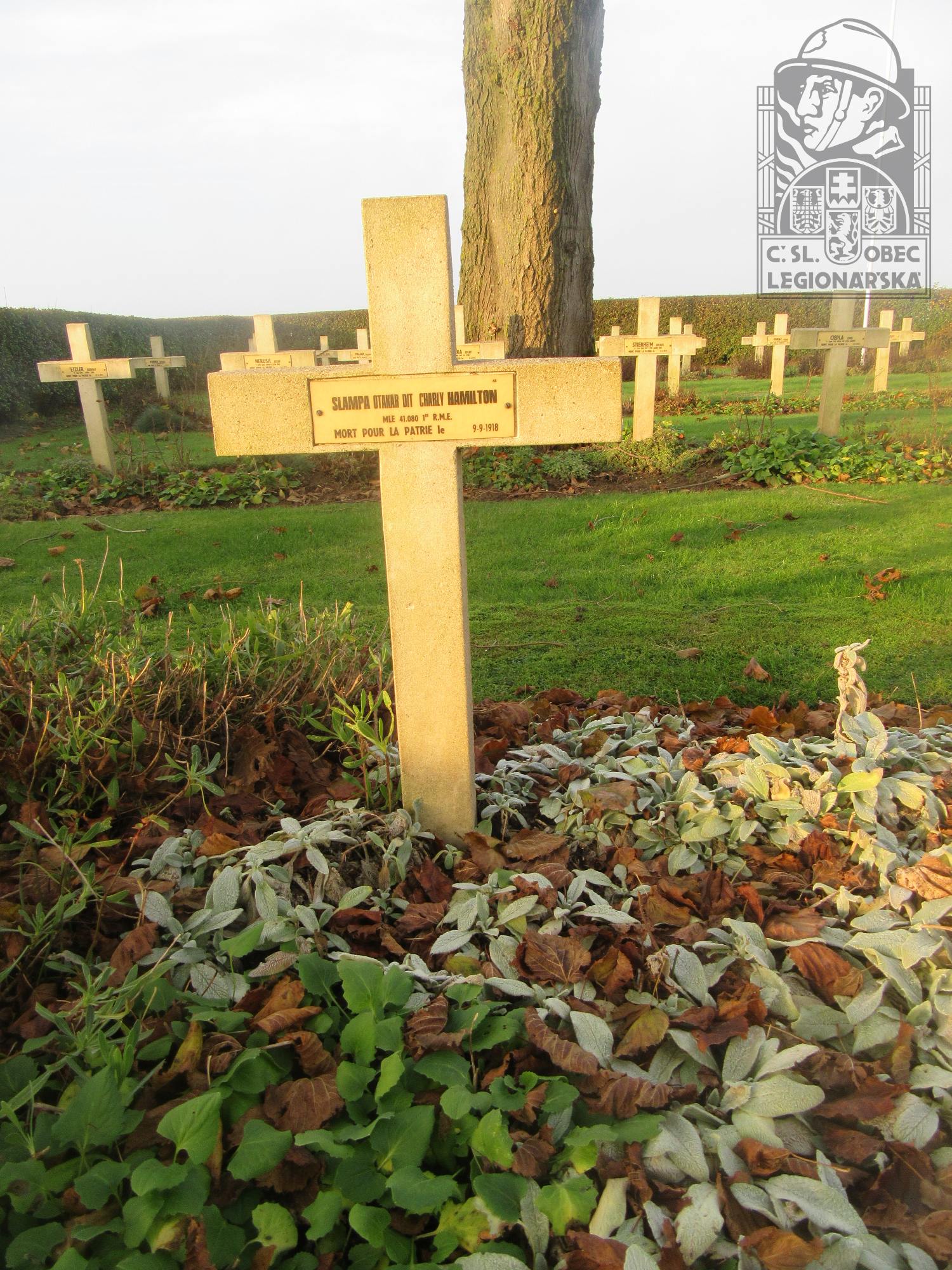 Hrob Otakara Šlampy na Československém vojenském hřbitově La Targette (107131.02)