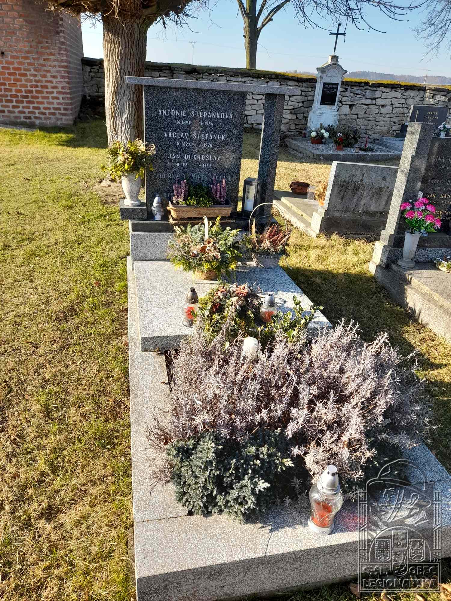 Hrob Václava Štěpánka v Cerekvici nad Loučnou (107964.800)