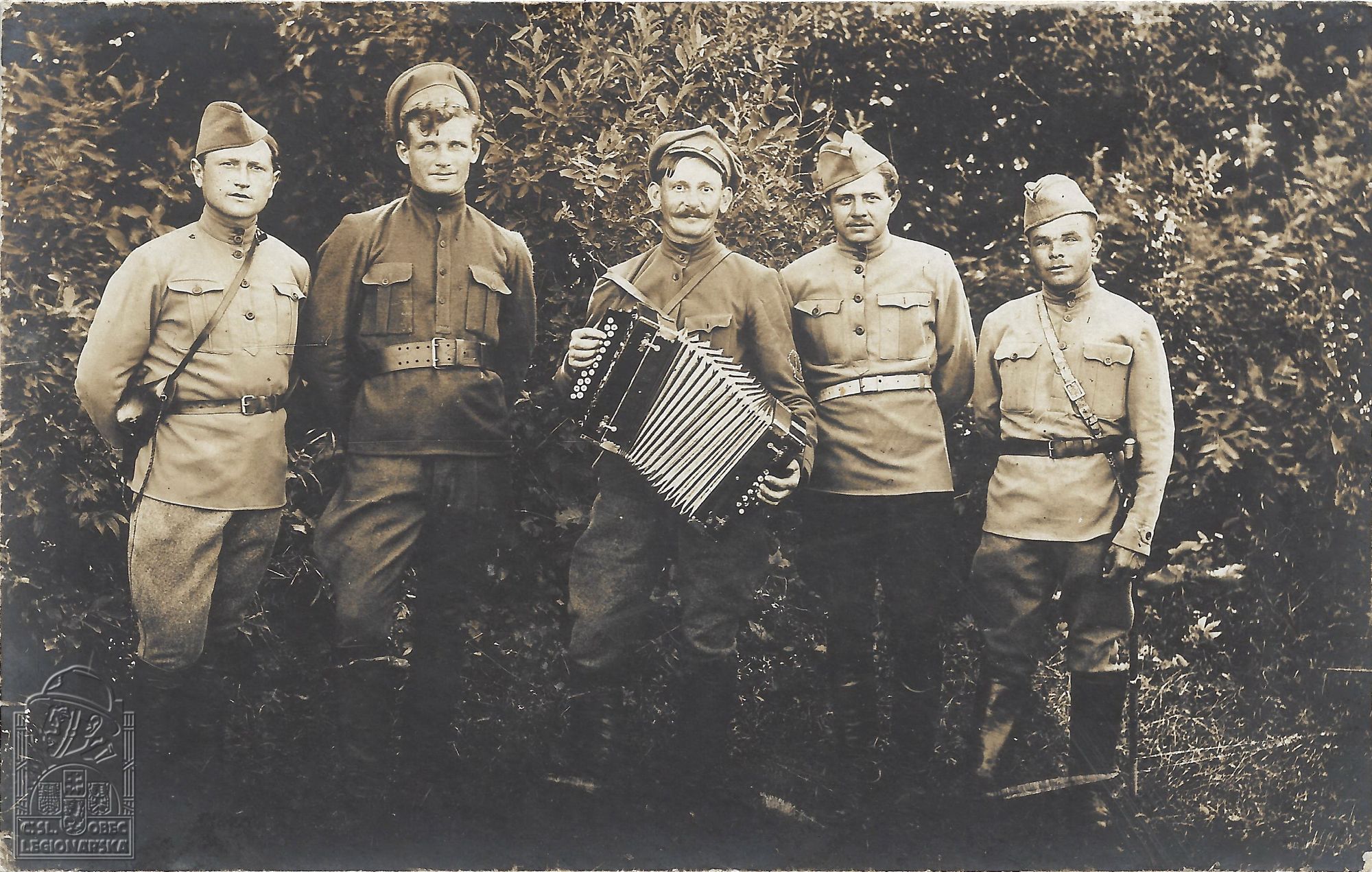 Ruští legionáři s harmonikou (108385.005)