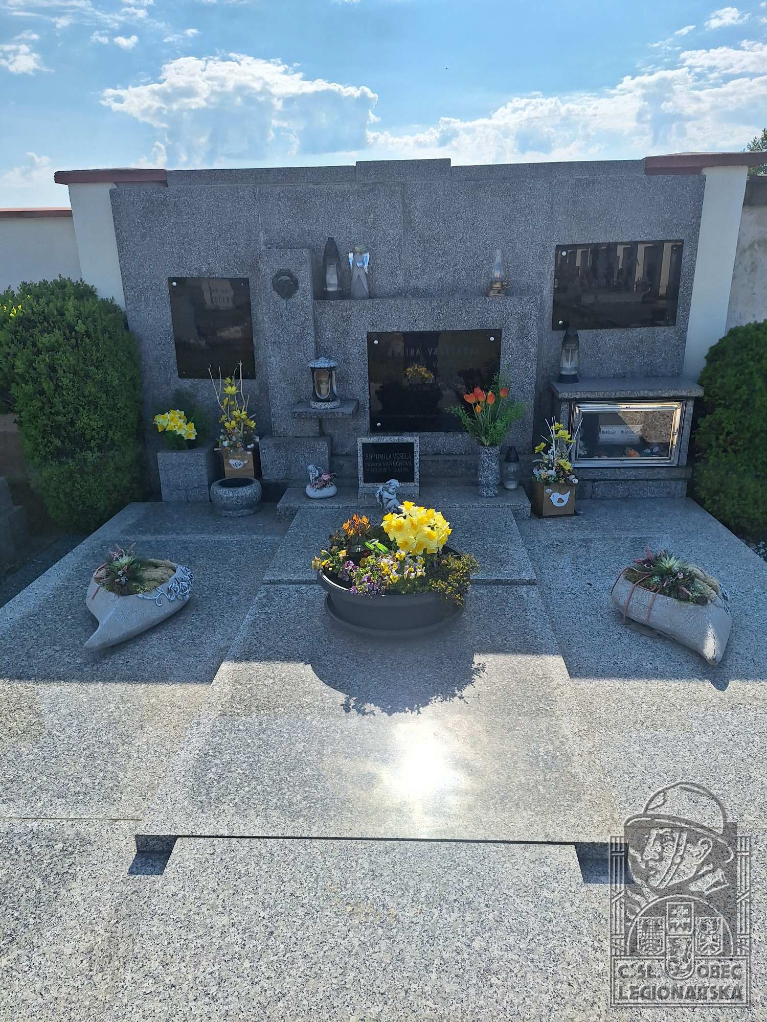 Hrob v Libišanech (119001.800)