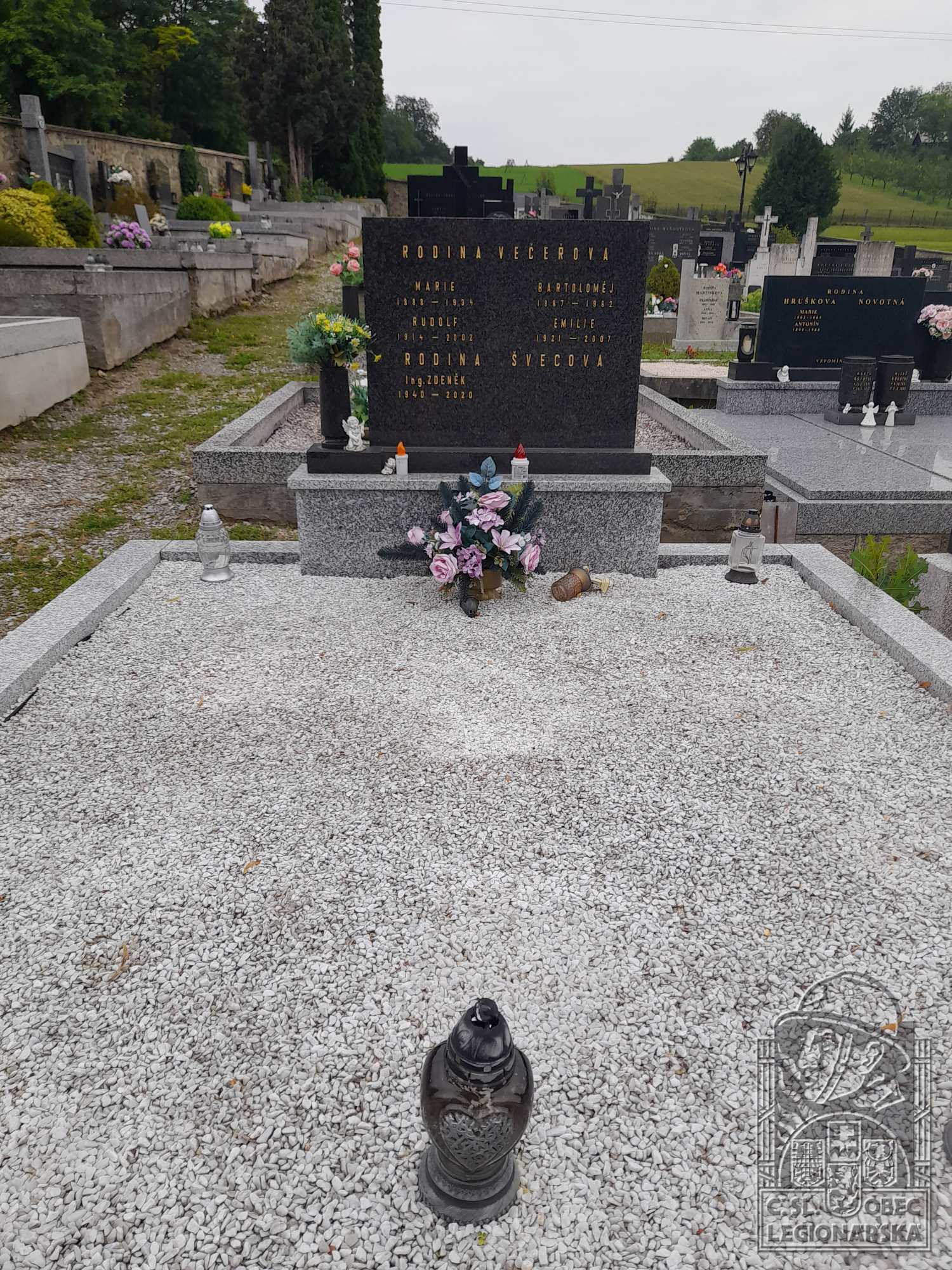 Hrob v Rájci-Jestřebí (119988.800)