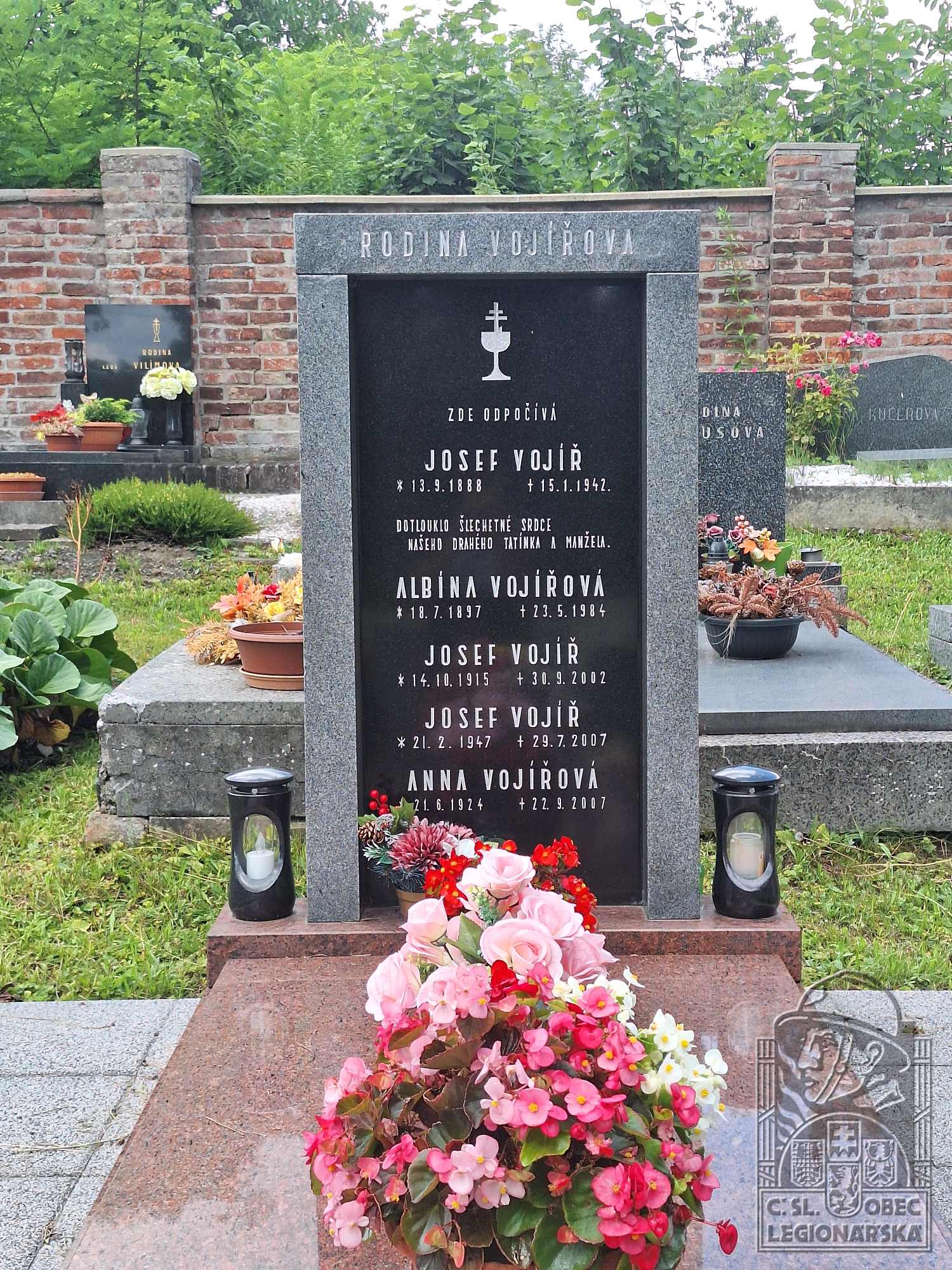 Hrob Josefa Vojíře v Prachovivích (125223.800)