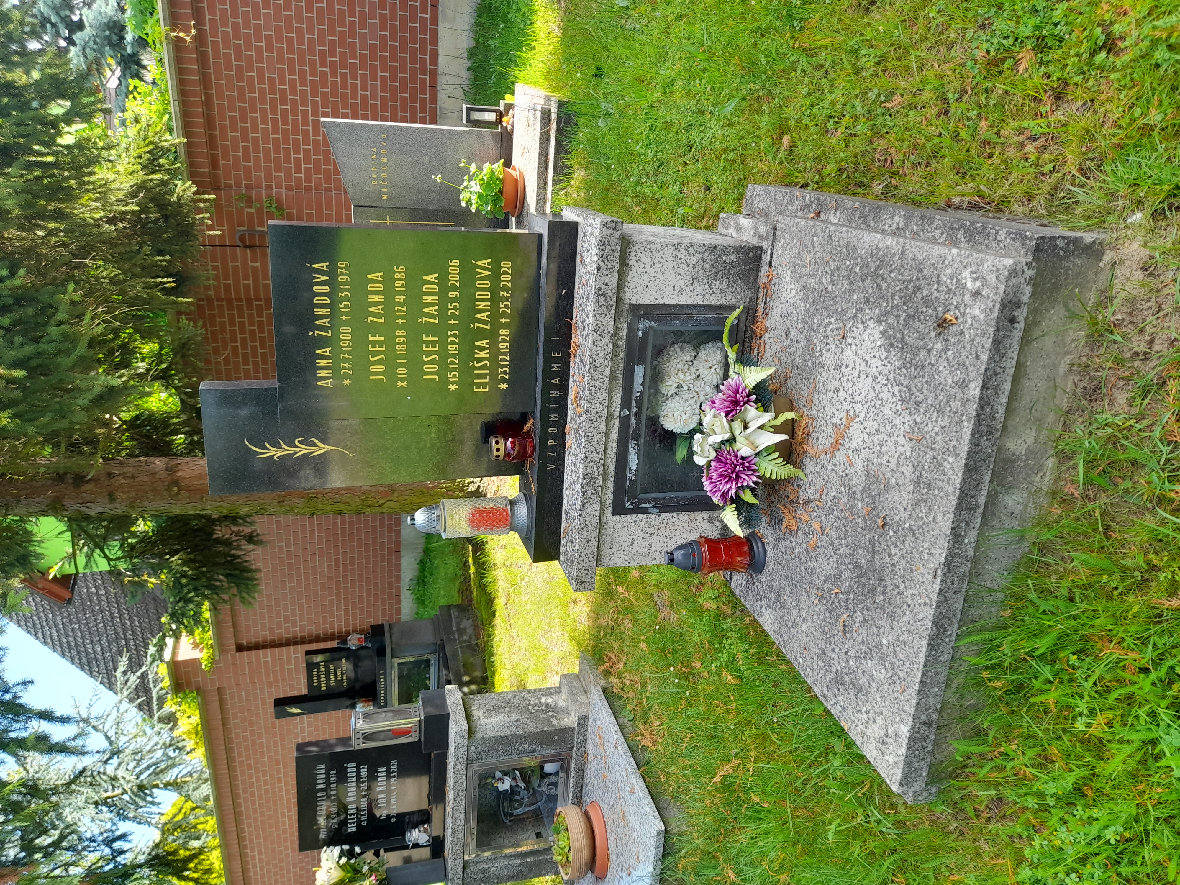 Hrob v Zábrřehu na Moravě (128902.800)
