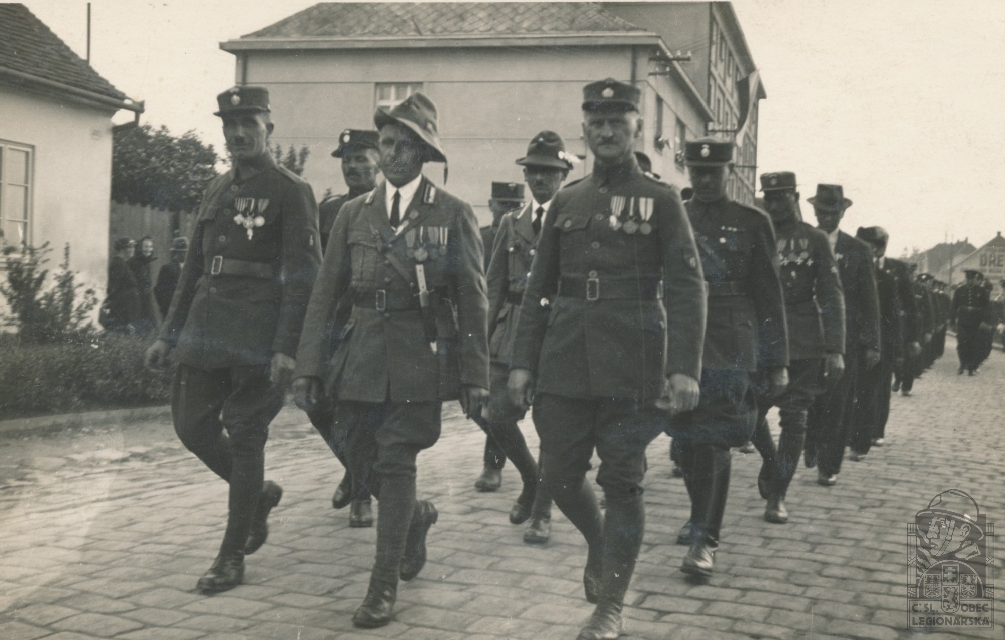 Bučovičtí legionáři ve slavnostním průvodu, zřejmě v r. 1945, Doman, Libenský, Musil, Bašta, Hrazdil, (13722.006)