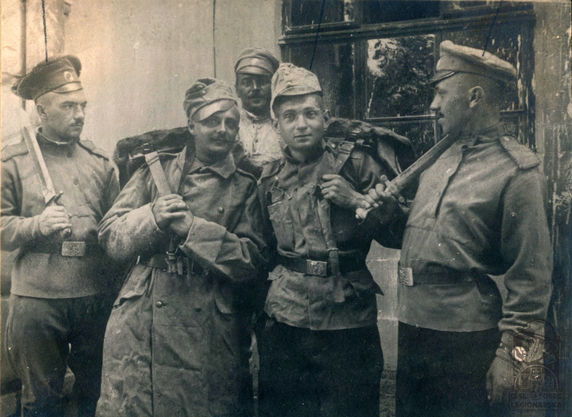 převlečení rozvědčíci za RU vojáky vyráží na rozvědku 1915  VUA (18044.004)