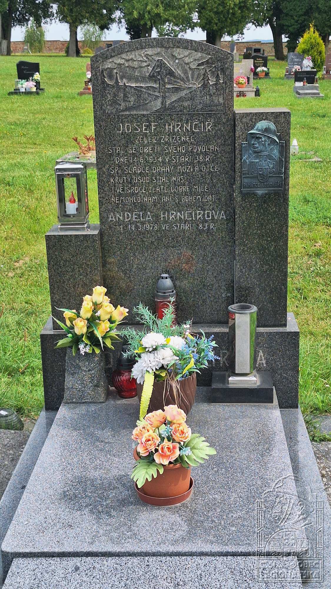 Hrob Opočno (24937.500)