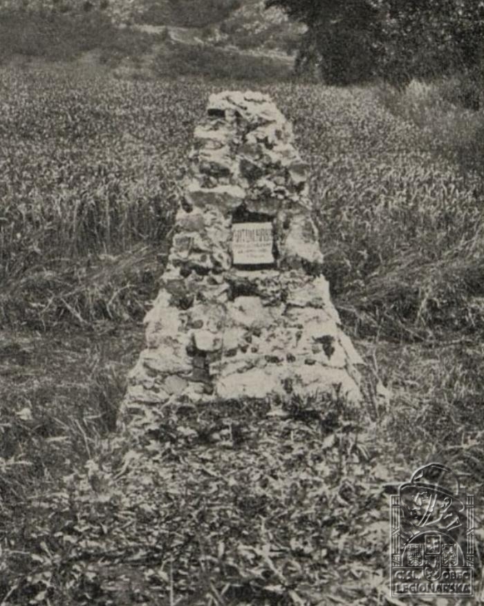 Hrob Antonína Habra nad obcí Hucín (Gemerské grúne)