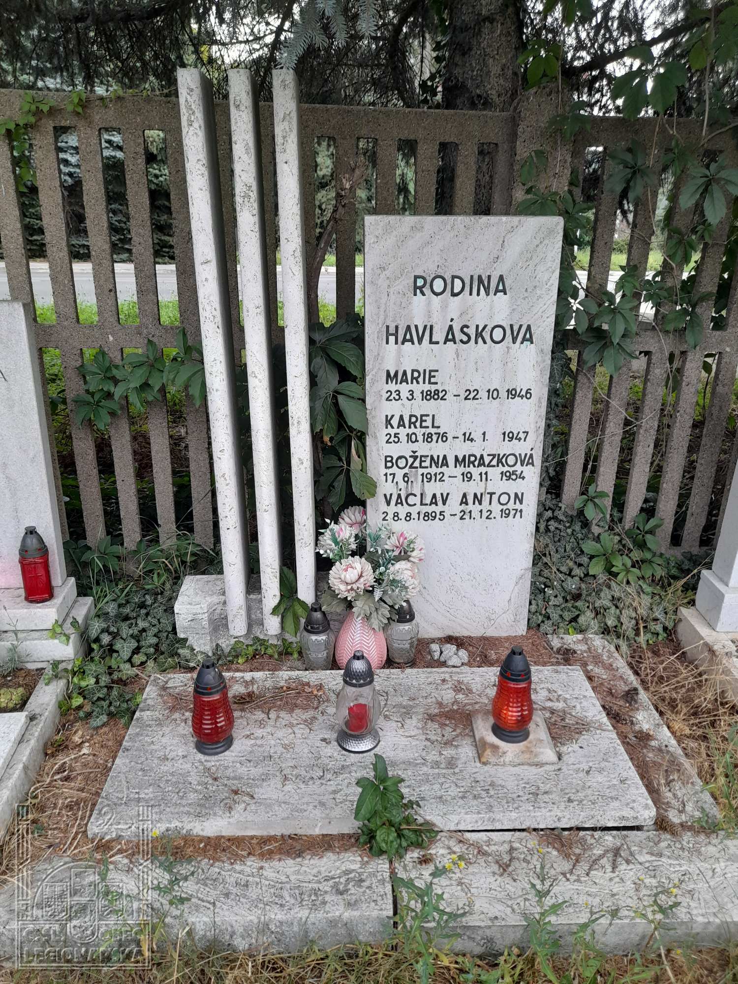 Hrob rodiny Havláskových v Bílovicích nad Svitavou (33104.500)