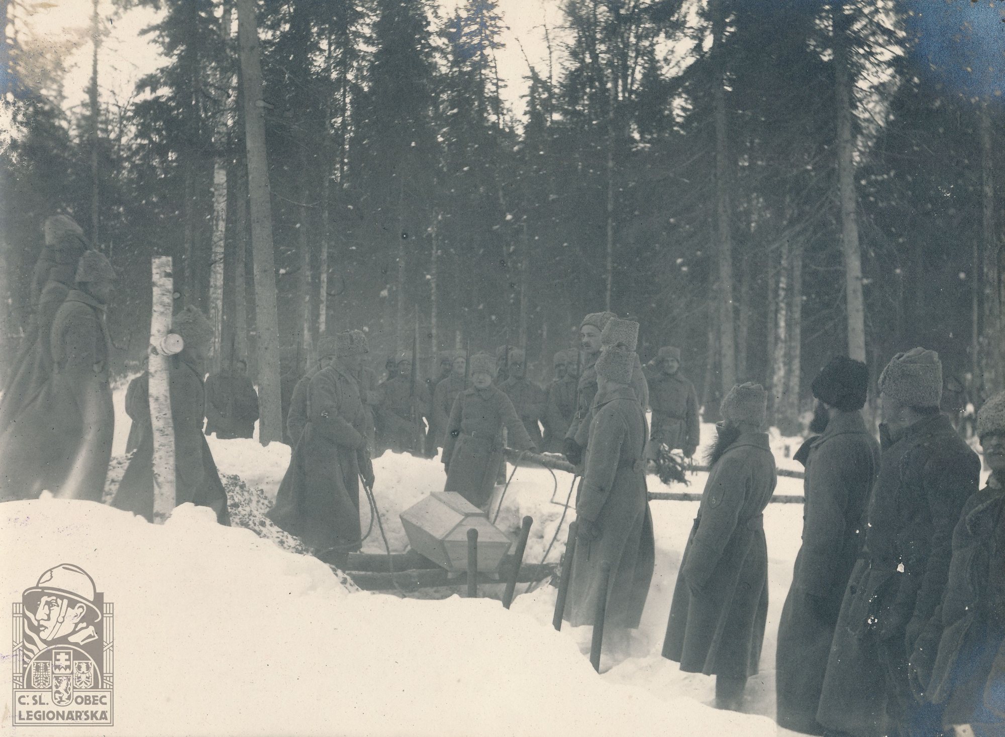 pohřeb čs. dobrovolce 5. stř. pluku br. Hezkého 4.3.1919 st. Kuzino (VÚA) (33645.010)