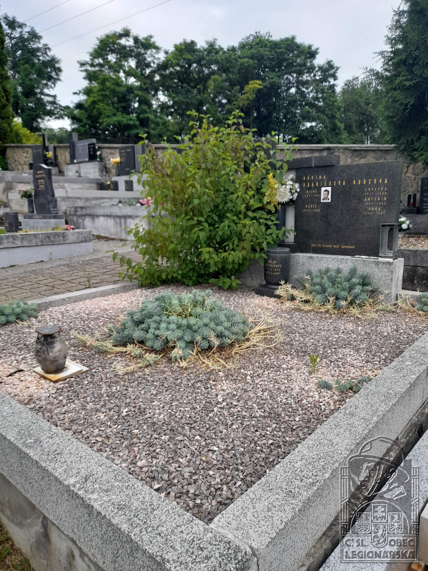 Hrob v Rájci-Jestřebí (35410.800)