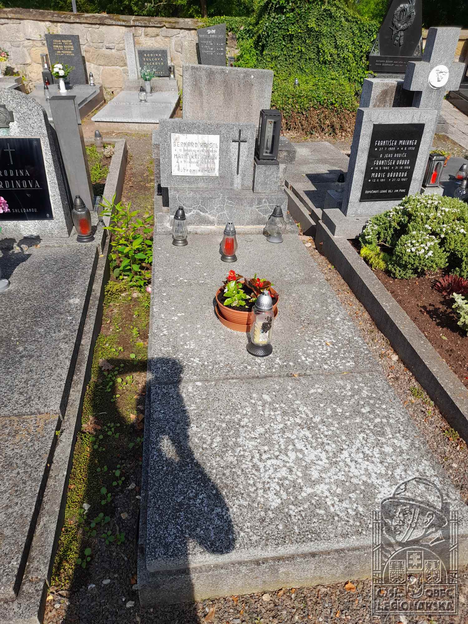 Hrob v Dolní Dobrouči (46467.500)