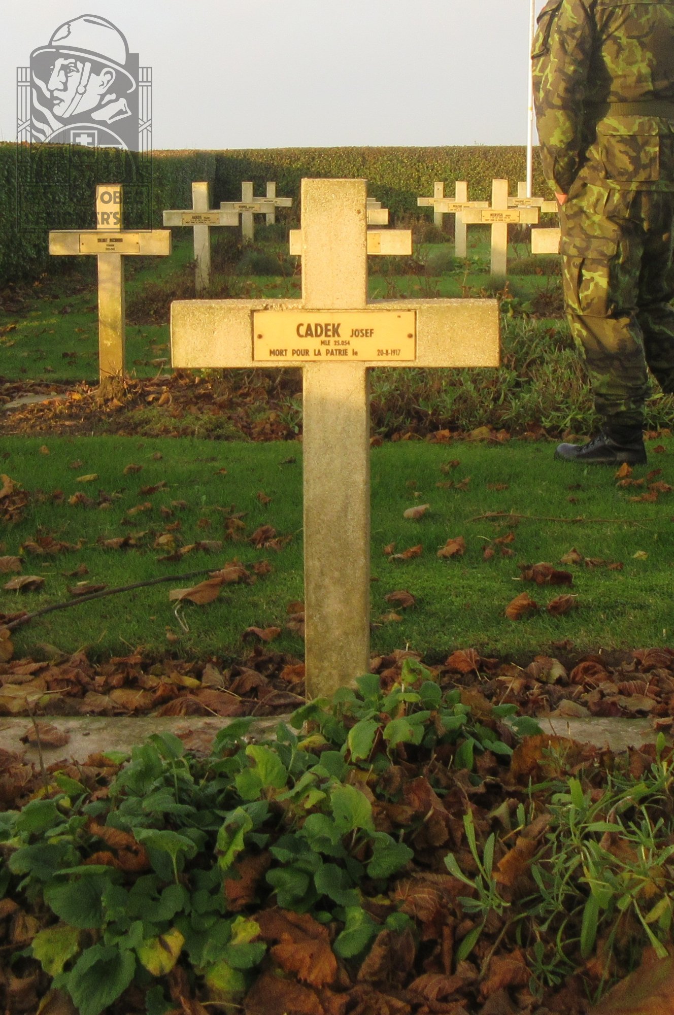 Hrob Josefa Čadka na Československém vojenském hřbitově La Targette