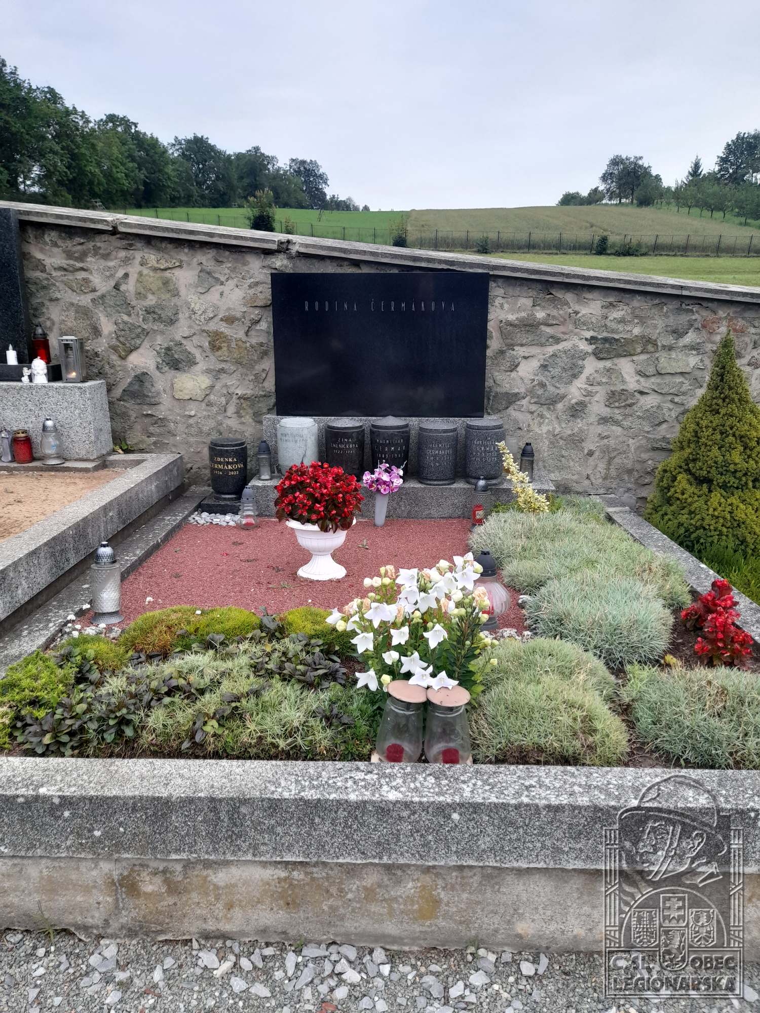 Hrob v Rájci-Jestřebí (6213.800)