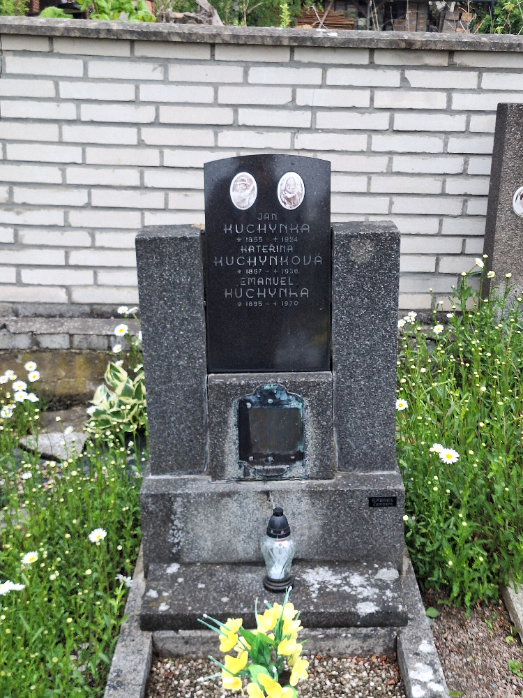 Hrob v obci Kameničná (66606.800)