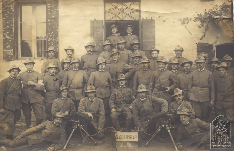 2. oddíl 3. rota brigády strojních pušek 33. pluk, Masera 1918, Jan Lidmila ve skupině jako mulař od trénu (67003.005)