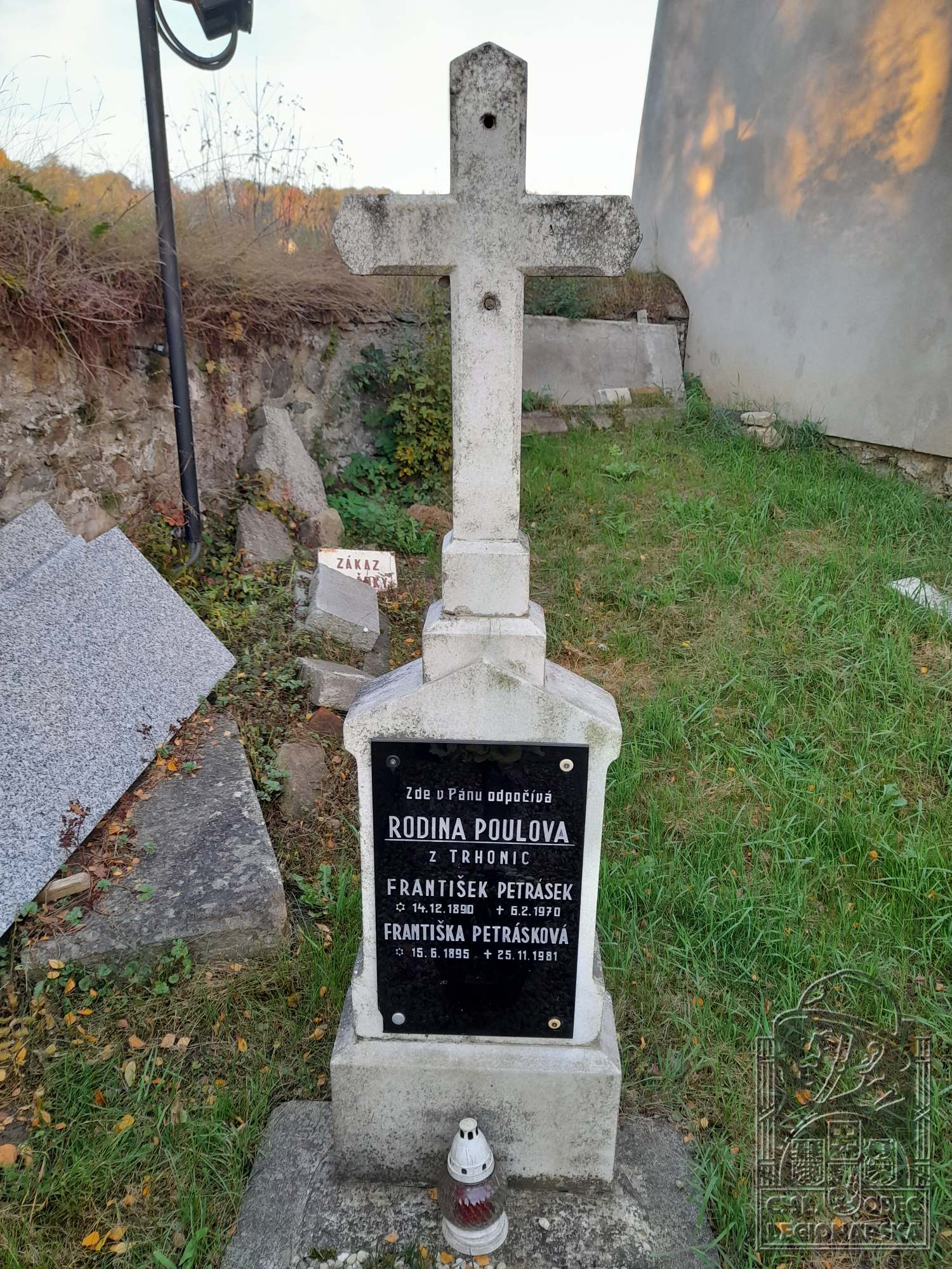 Hrob na hřbitově v Korouhvi (77390.500)