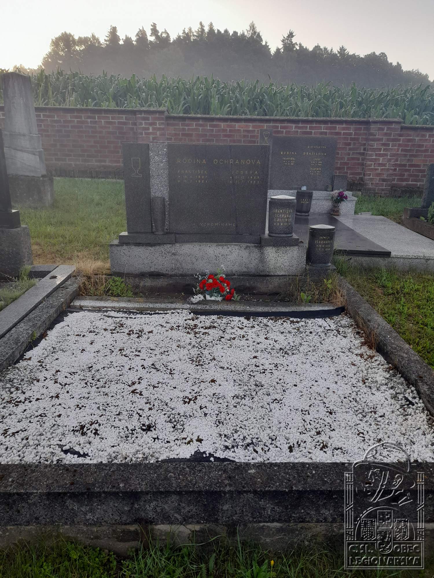 Hrob v Horním Smržově (79865.800)