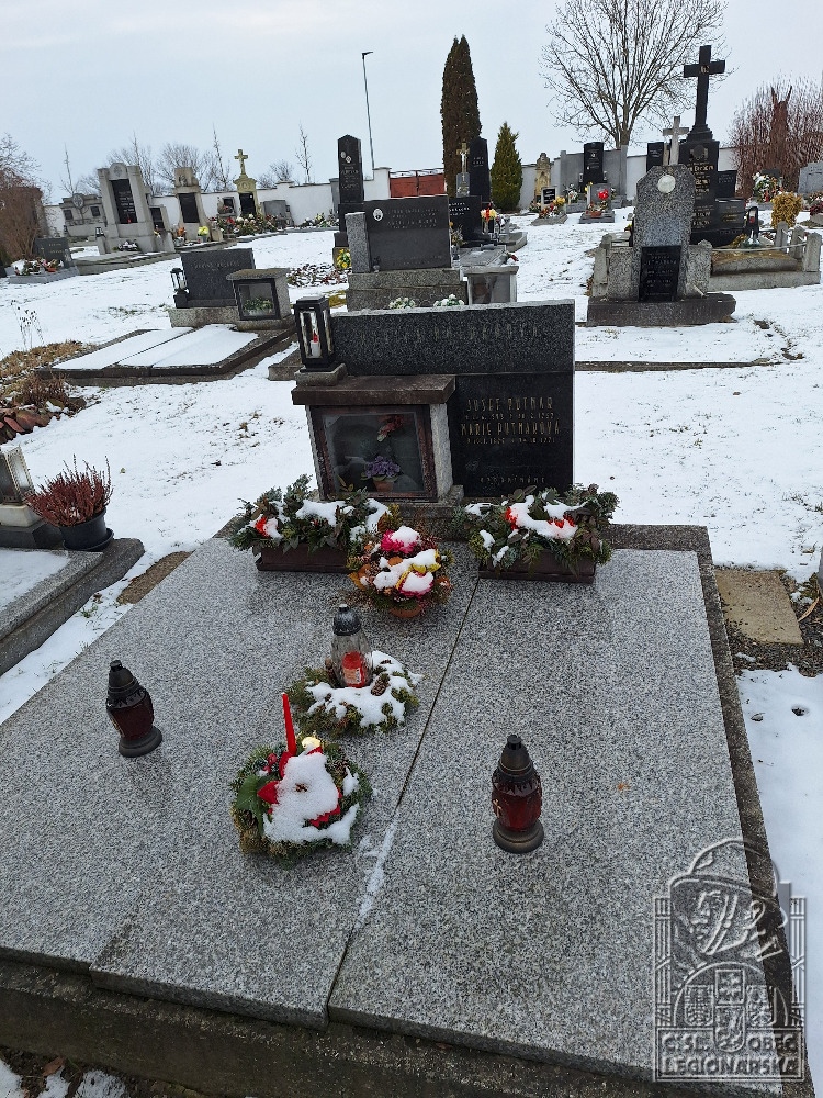 Hrob v Jenišovicích (82220.800)