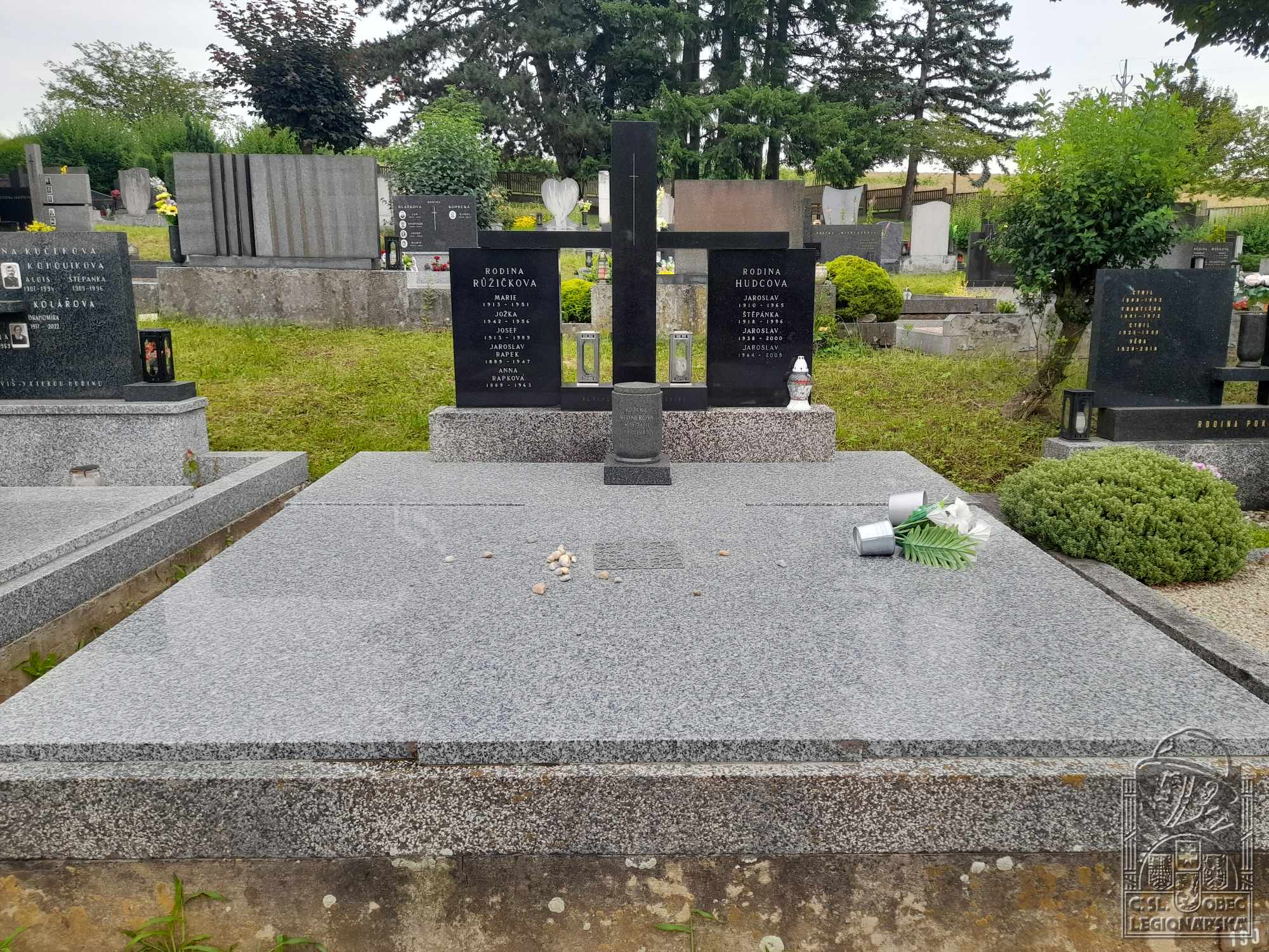 Hrob v Ráječku (82568.800)