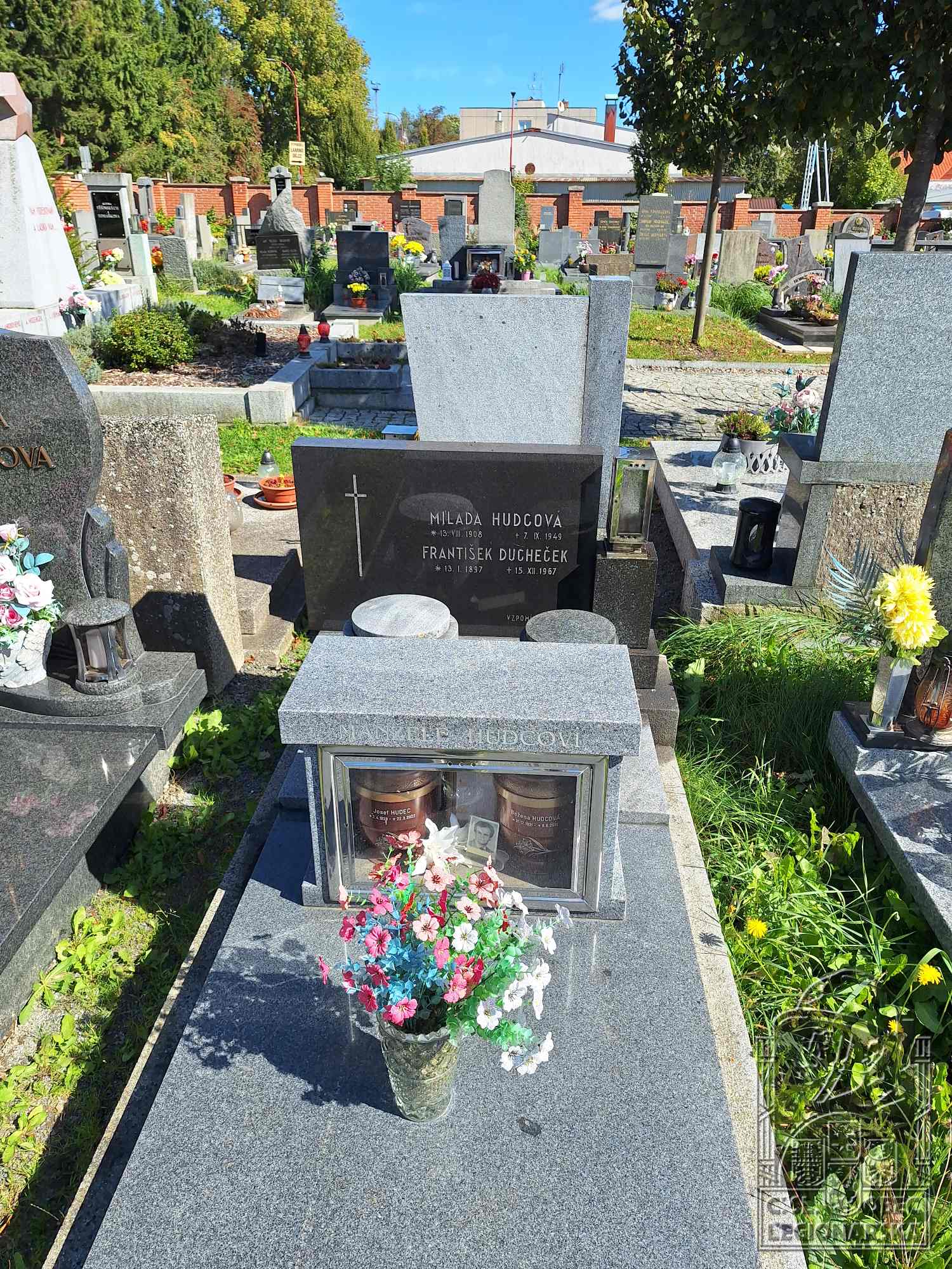 Hrob v Hlinsku (9281.800)