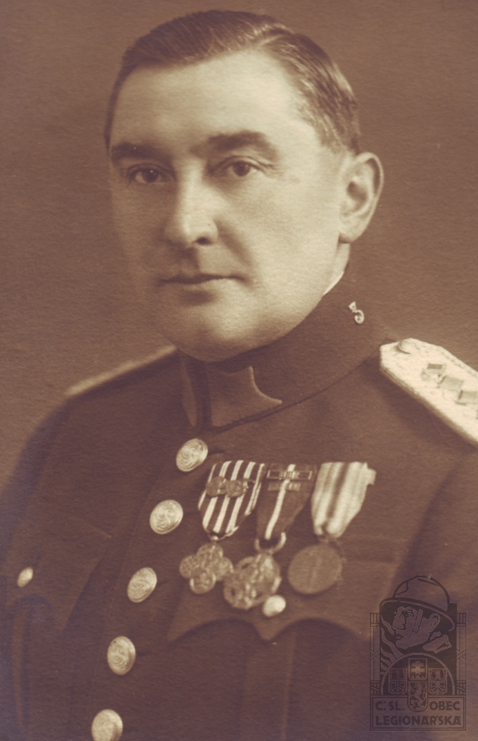 RÖDL Eduard.Pohlednice z roku 1938 v hodnosti plukovníka. Velitel  pluku J.Žižky v Kroměříži (93106.001)
