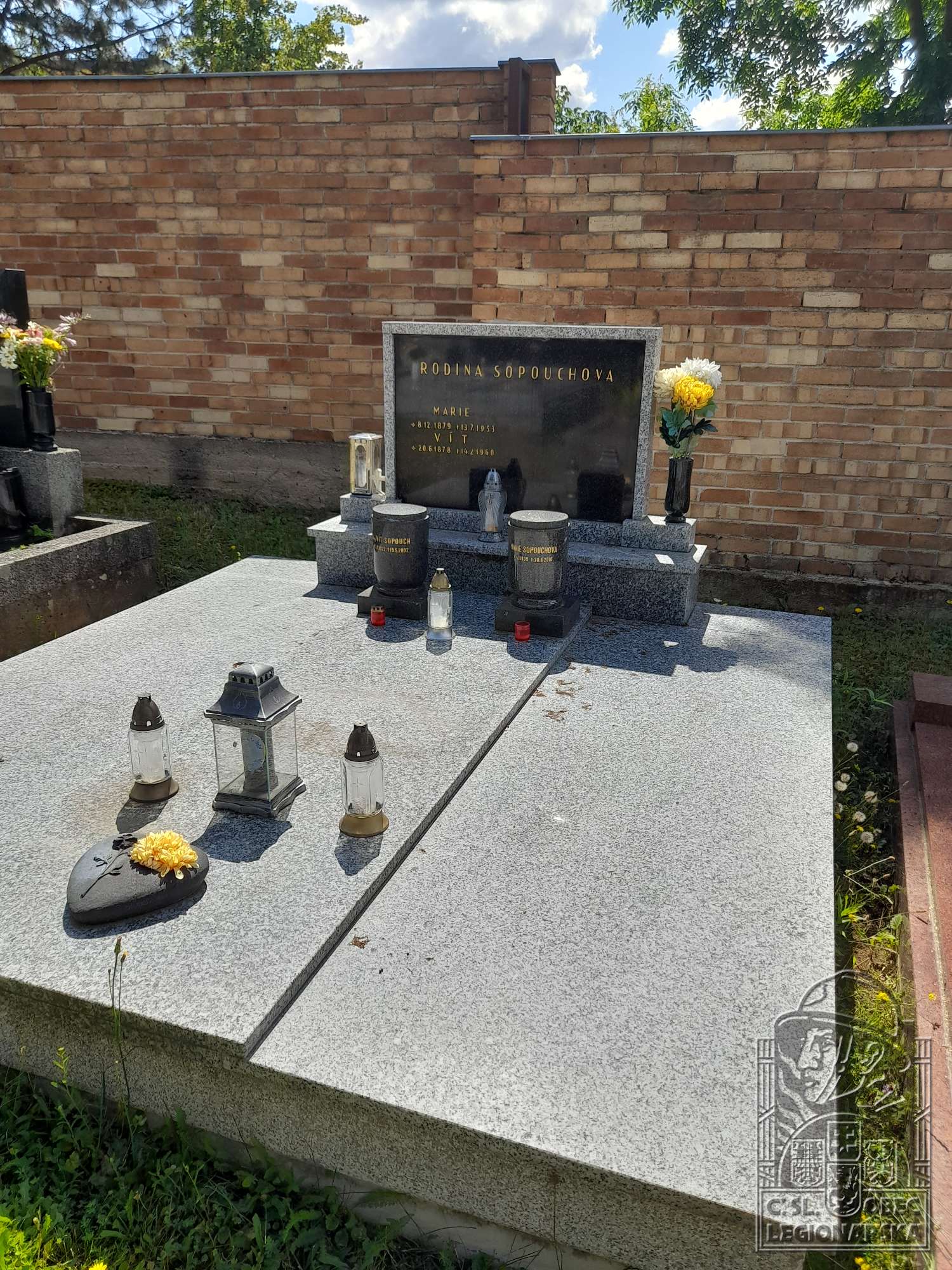 Hrob v Blansku (99042.800)